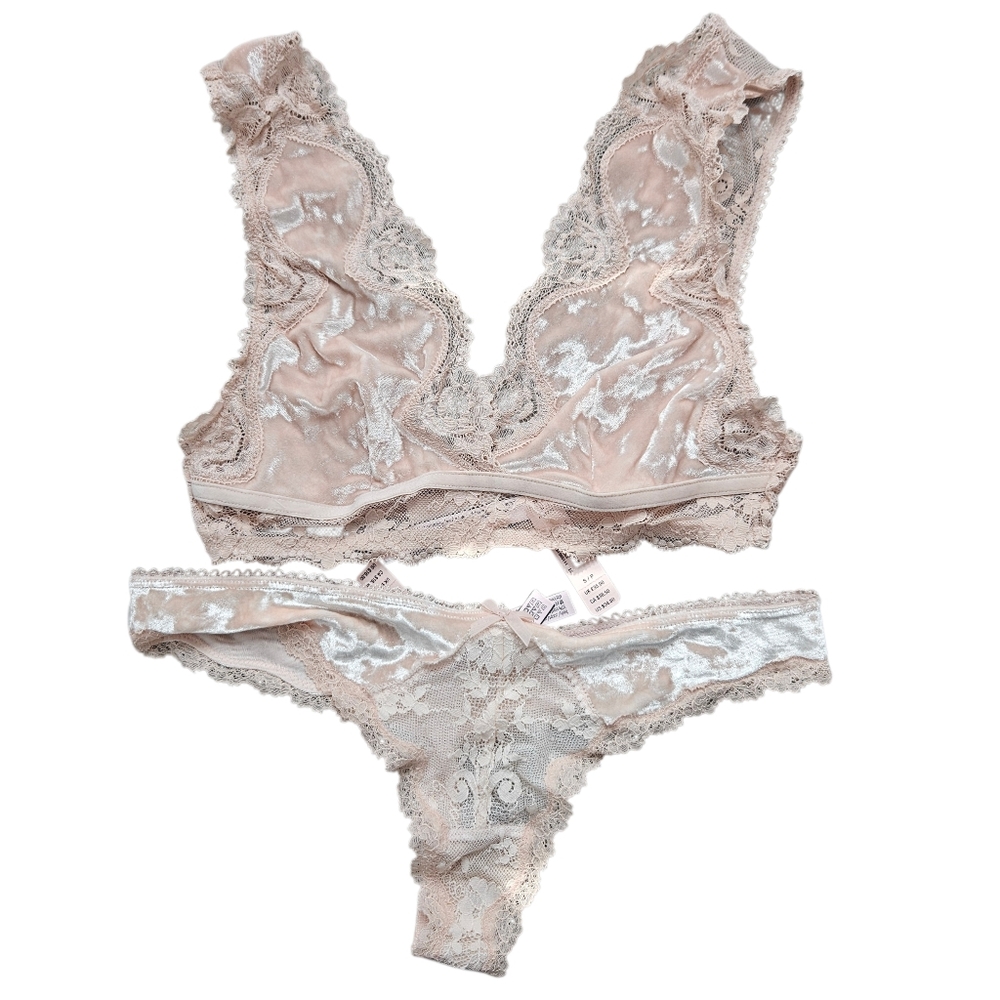 NWT Victoria's Secret Cream Lace Velvet Set "S" Unlined Bralette & "M" Thong